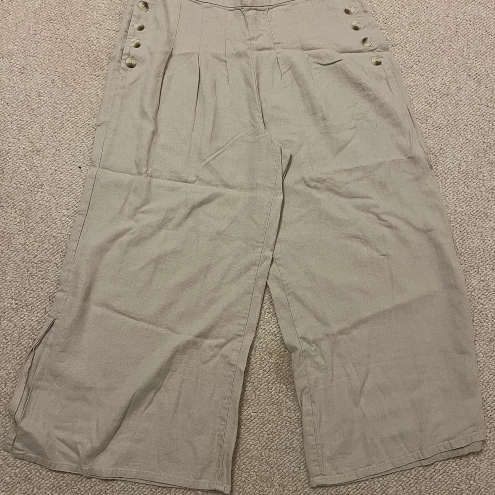 Rewash Khaki Wide-Leg Pants with Button Detail Capri